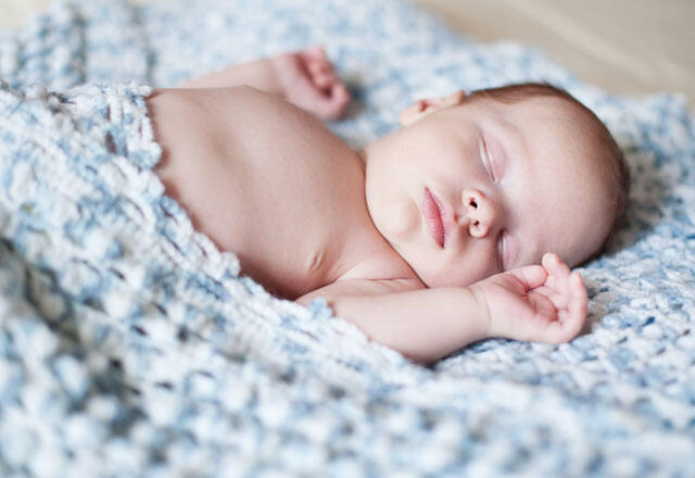 Babytæpper (De smukkeste strikkede babytæppemodeller)