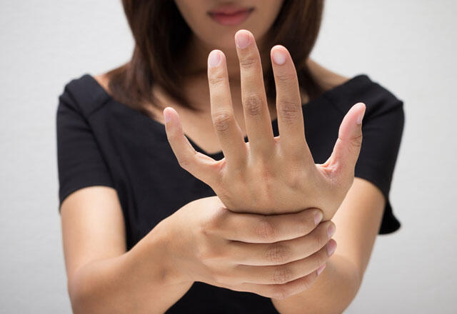 Care este un semn de amorțeală a degetelor?
