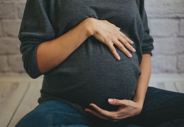 12 tips til rygsmerter under graviditet