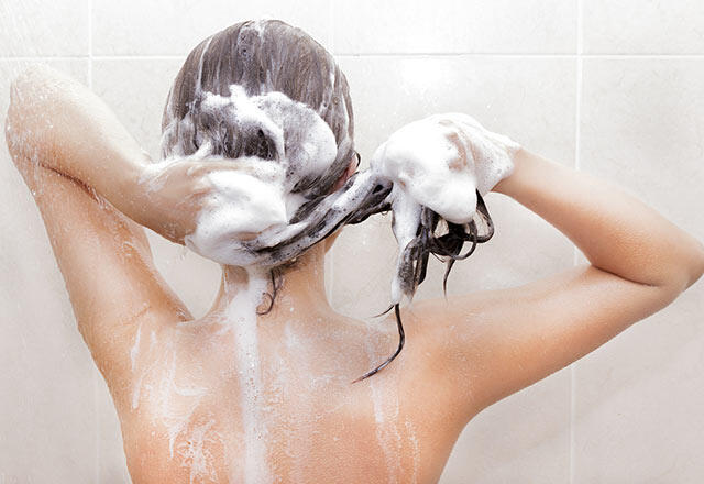 Kosa ojačana šamponom od češnjaka
