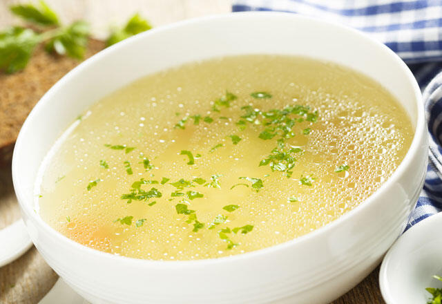 Cum se prepară cea mai sănătoasă supă de pui?