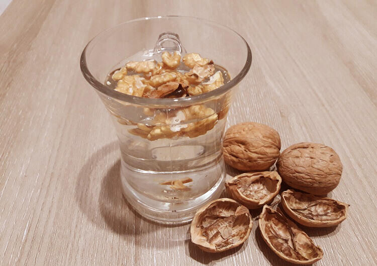 Aké sú výhody orechovej šťavy, na čo je dobrá? Ako sa vyrába orechová šťava?