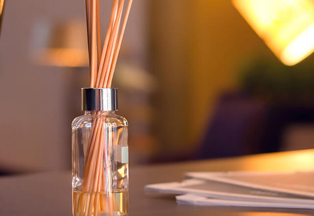 Kako napraviti lepljivi parfem za sobu kod kuće?