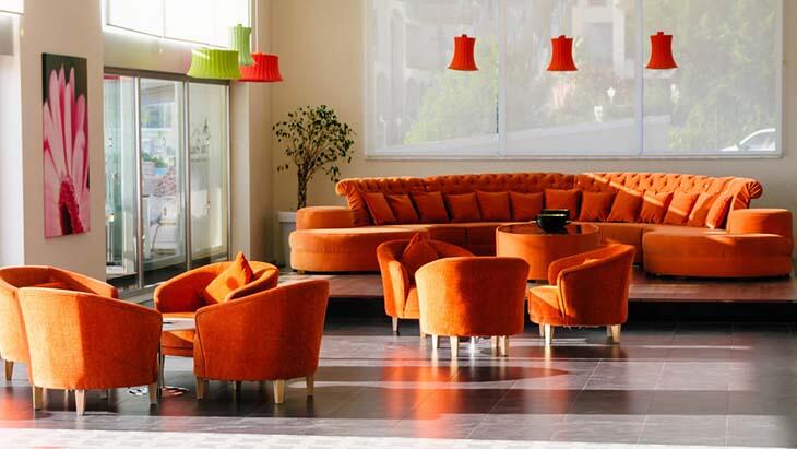 Farbkombinationen passend zur Wohndekoration mit Orange