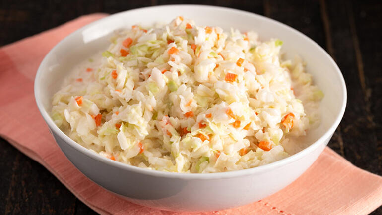 'Krautsalat'-Salatrezept, das Sie zu Hause machen können