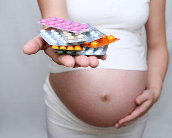 Uporaba drog in kemikalij med nosečnostjo