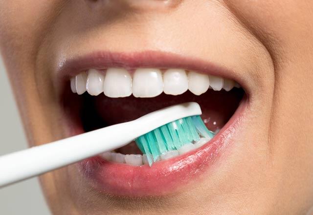 Hur rengör man tandsten hemma?