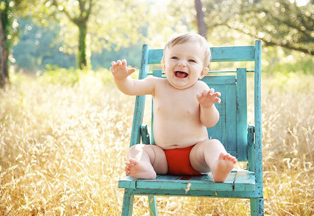 Kövesse ezeket a módszereket, hogy boldog babát neveljen