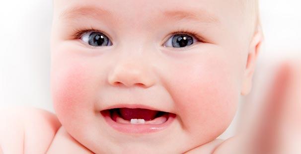 Tænderskæren hos babyer kan være et tegn på refluks