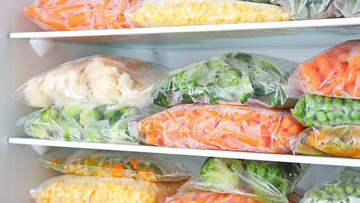 4 retete si alimente pe care le poti pastra mult timp la congelator