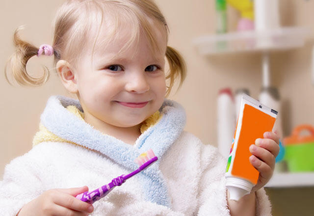 Er fluorpåføring skadelig hos barn?