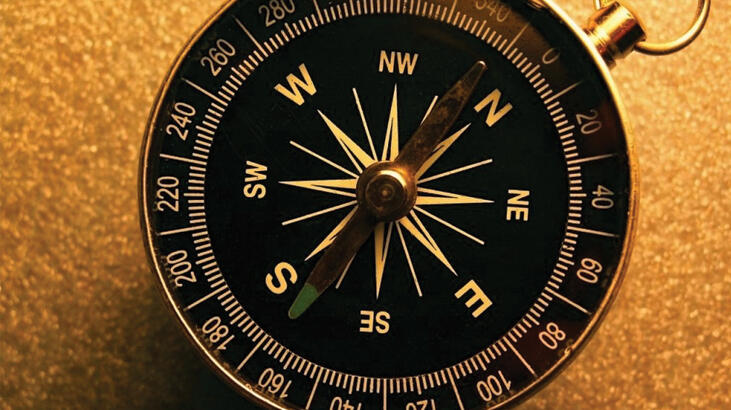 Hvordan bruke et kompass, hva er betydningen av bokstavene? Hvilke endepunkter nord?