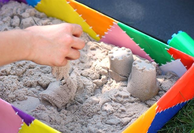 Hvordan laves kinetisk sand?